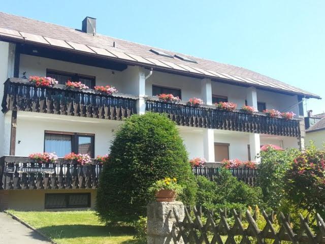 Ferienwohnungen Hopfen Und Malz Fichtelberg Exterior foto